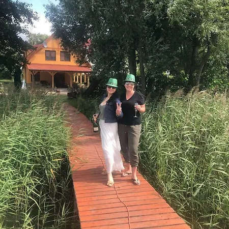Alojamento de Turismo Selvagem Zielone Wzgórze *